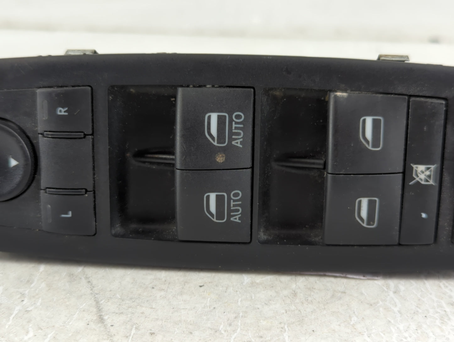 2020-2022 Chrysler Voyager Master Power Window Switch Replacement Driver Side Left P/N:68234092AC Fits OEM Used Auto Parts - Oemusedautoparts1.com