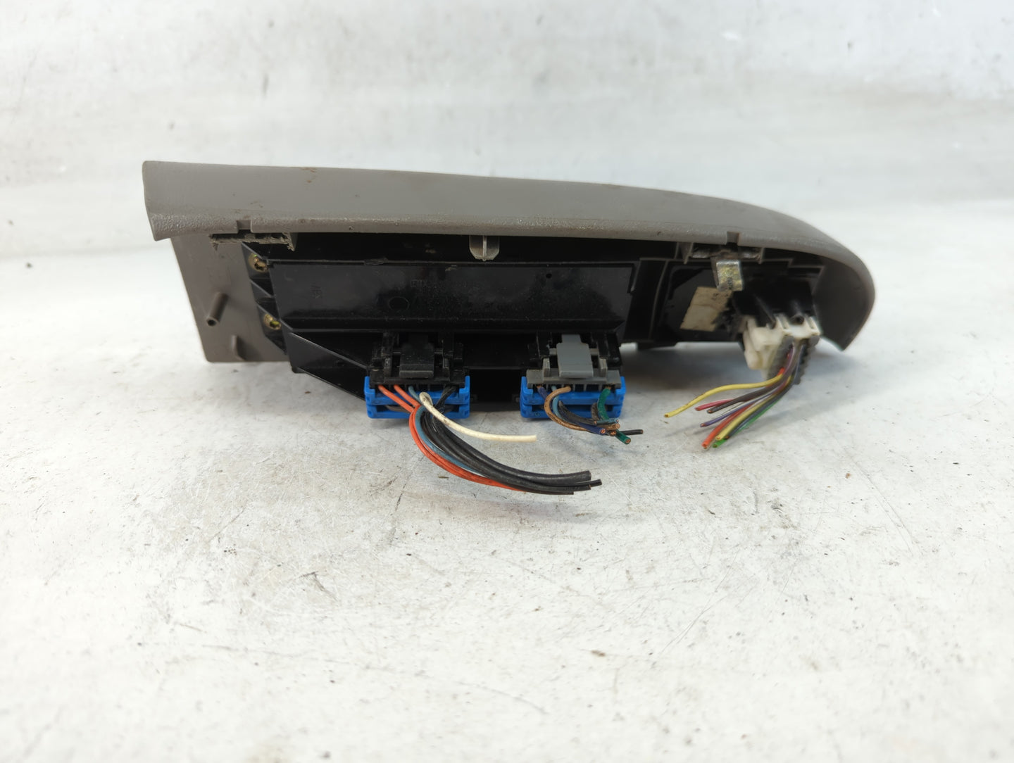 2000-2002 Chevrolet Silverado 1500 Master Power Window Switch Replacement Driver Side Left P/N:15753927 201142 Fits OEM Used Auto Parts - Oemusedautoparts1.com