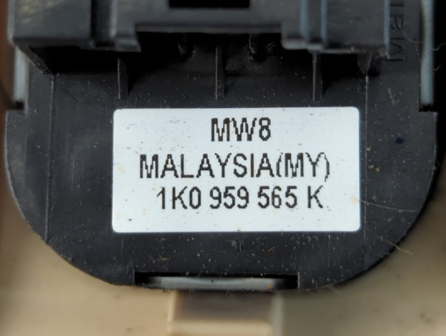 2009-2018 Volkswagen Tiguan Master Power Window Switch Replacement Driver Side Left P/N:1K0 959 565 K Fits OEM Used Auto Parts - Oemusedautoparts1.com