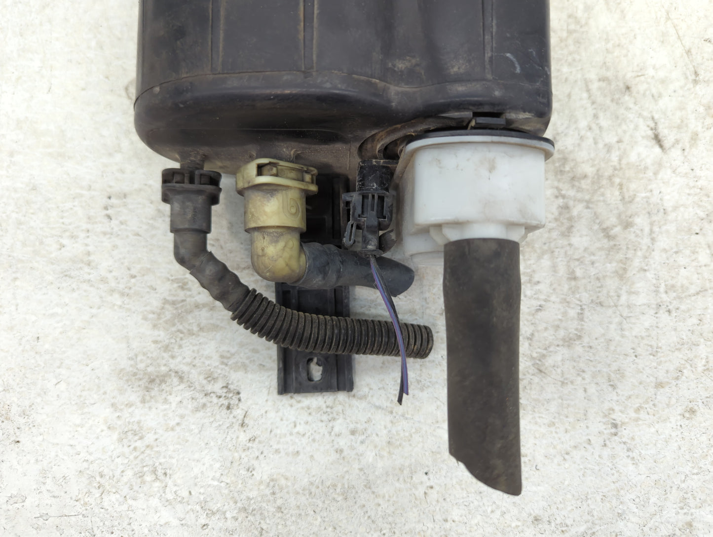 2016 Jeep Compass Fuel Vapor Charcoal Canister - Oemusedautoparts1.com