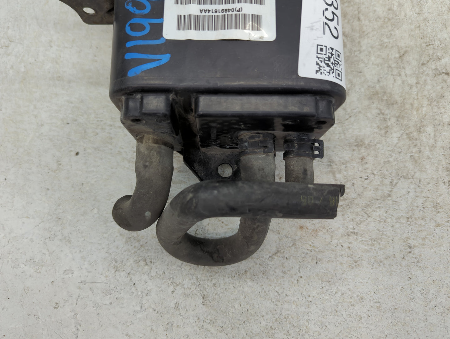 2005 Chrysler Pt Cruiser Fuel Vapor Charcoal Canister - Oemusedautoparts1.com