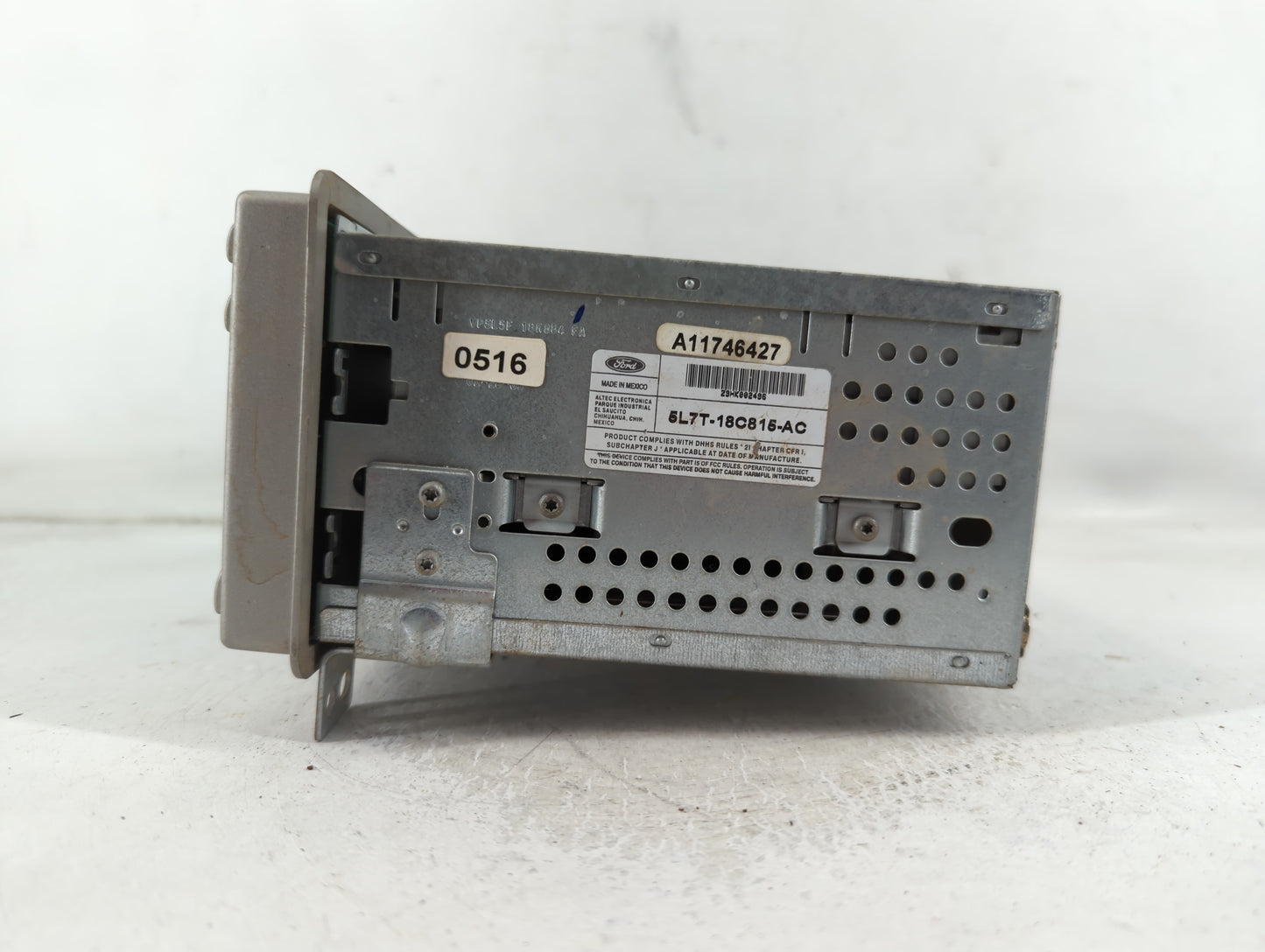 2006 Lincoln Navigator Radio AM FM Cd Player Receiver Replacement P/N:5L7T-18C815-AC Fits OEM Used Auto Parts