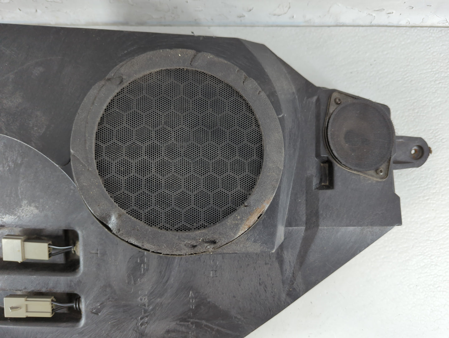 2004 Ford Mustang Speaker/subwoofer - Oemusedautoparts1.com