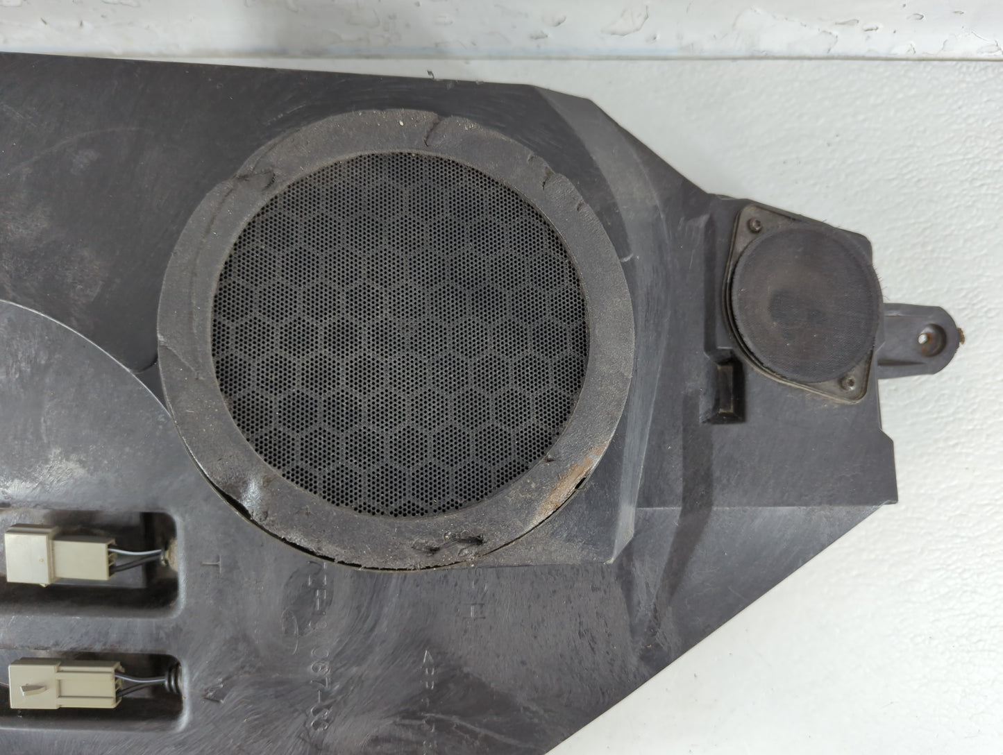 2004 Ford Mustang Speaker/subwoofer - Oemusedautoparts1.com