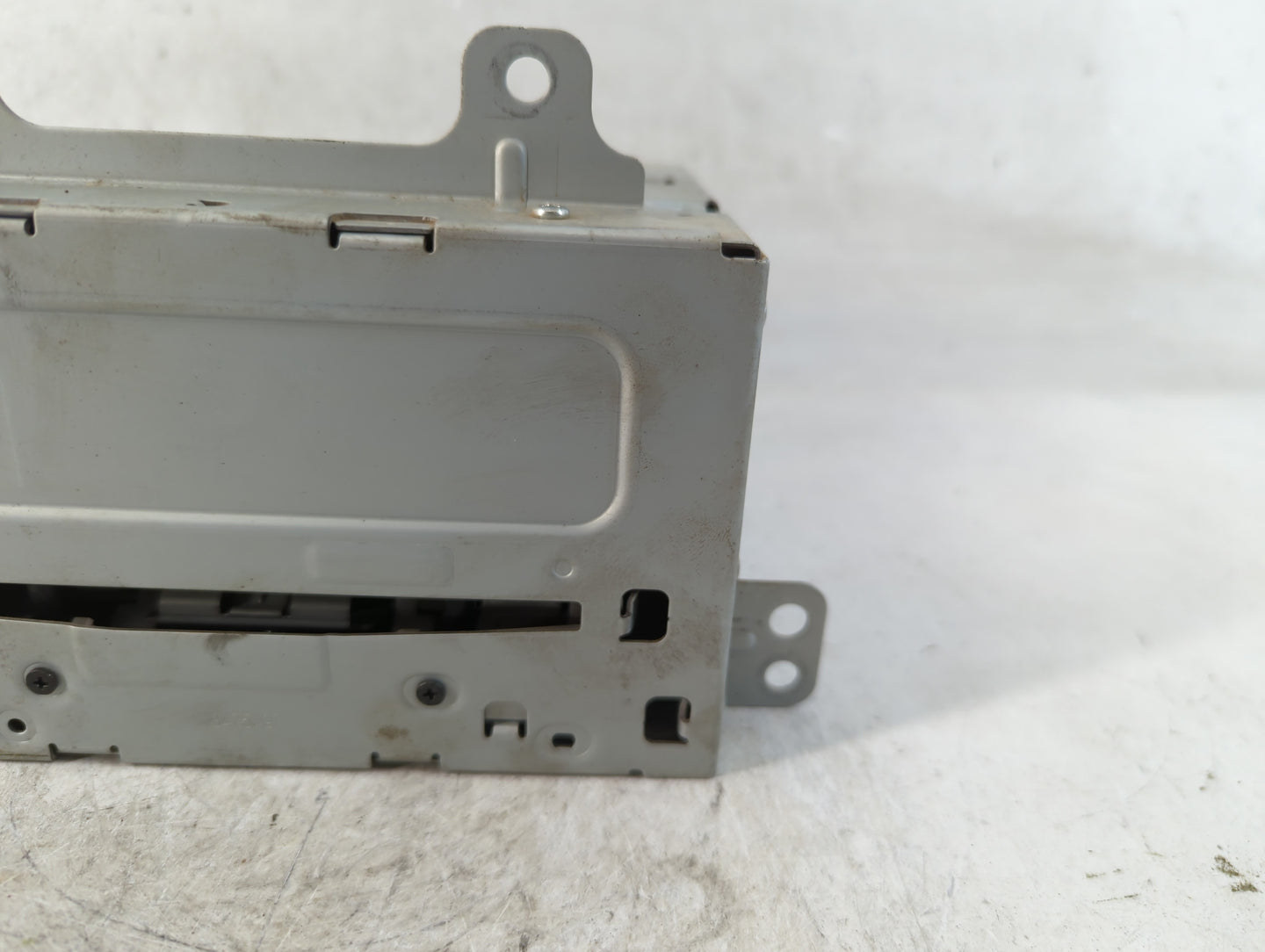 2011-2012 Chevrolet Cruze Radio AM FM Cd Player Receiver Replacement P/N:22870782 Fits Fits 2010 2011 2012 OEM Used Auto Parts - Oemusedautoparts1.com