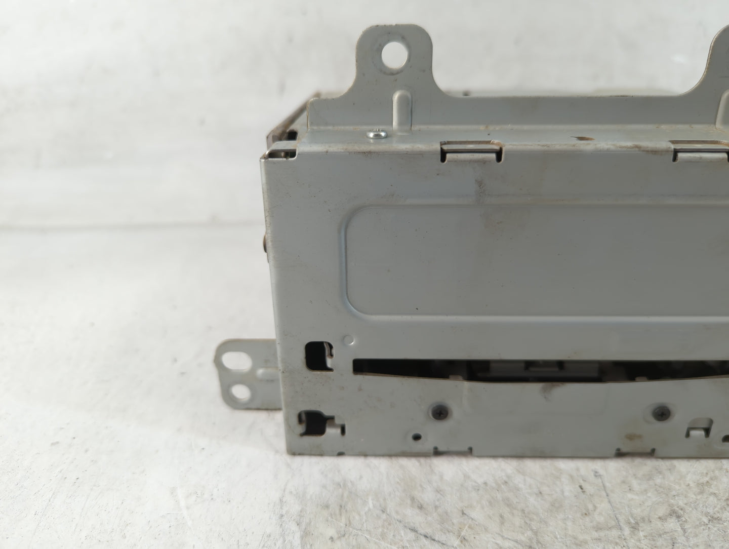 2011-2012 Chevrolet Cruze Radio AM FM Cd Player Receiver Replacement P/N:22870782 Fits Fits 2010 2011 2012 OEM Used Auto Parts - Oemusedautoparts1.com