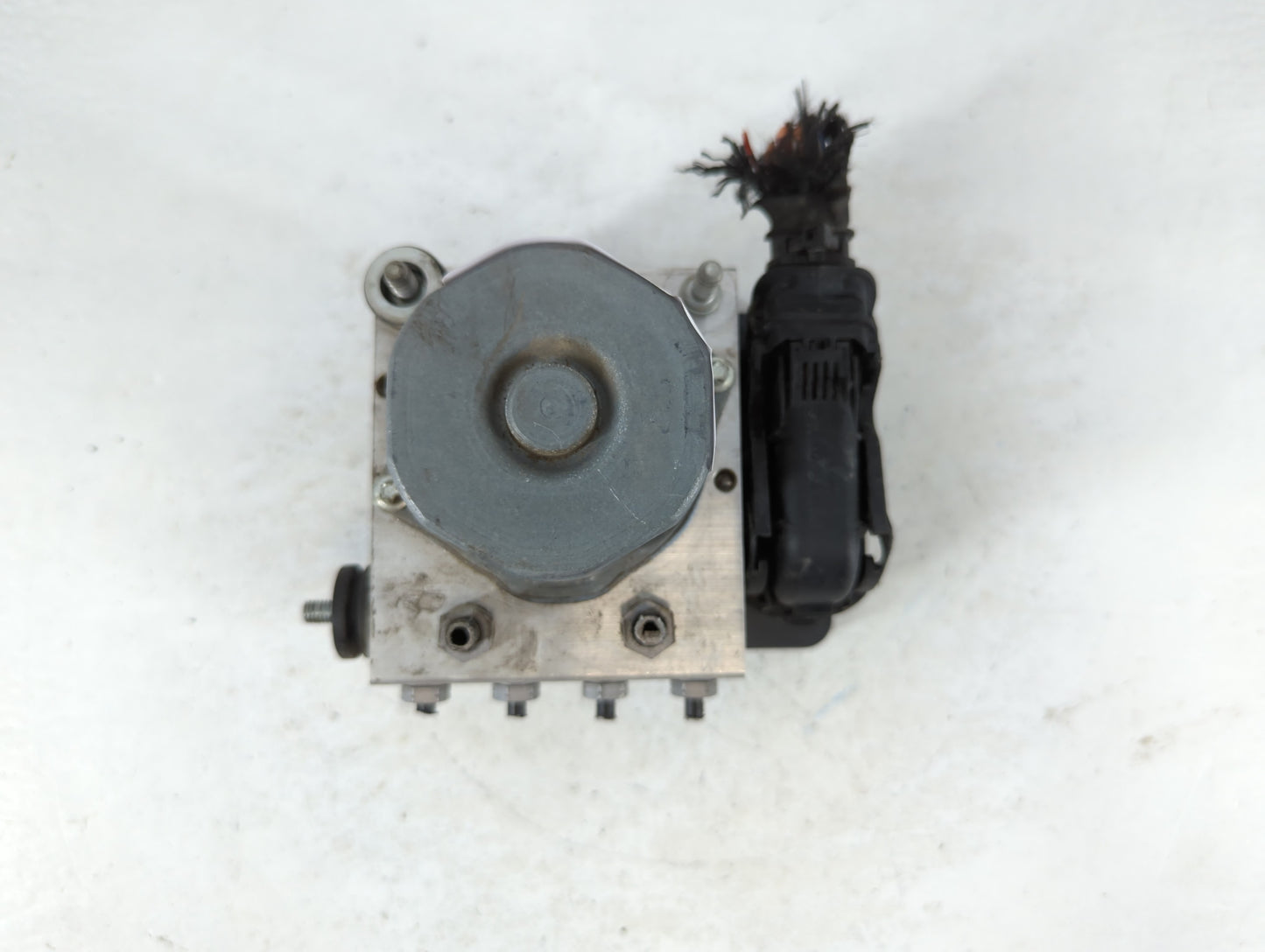 2014-2019 Mercedes-Benz Cla250 ABS Pump Control Module Replacement P/N:269 785 A000 431 37 00 Fits OEM Used Auto Parts - Oemusedautoparts1.com