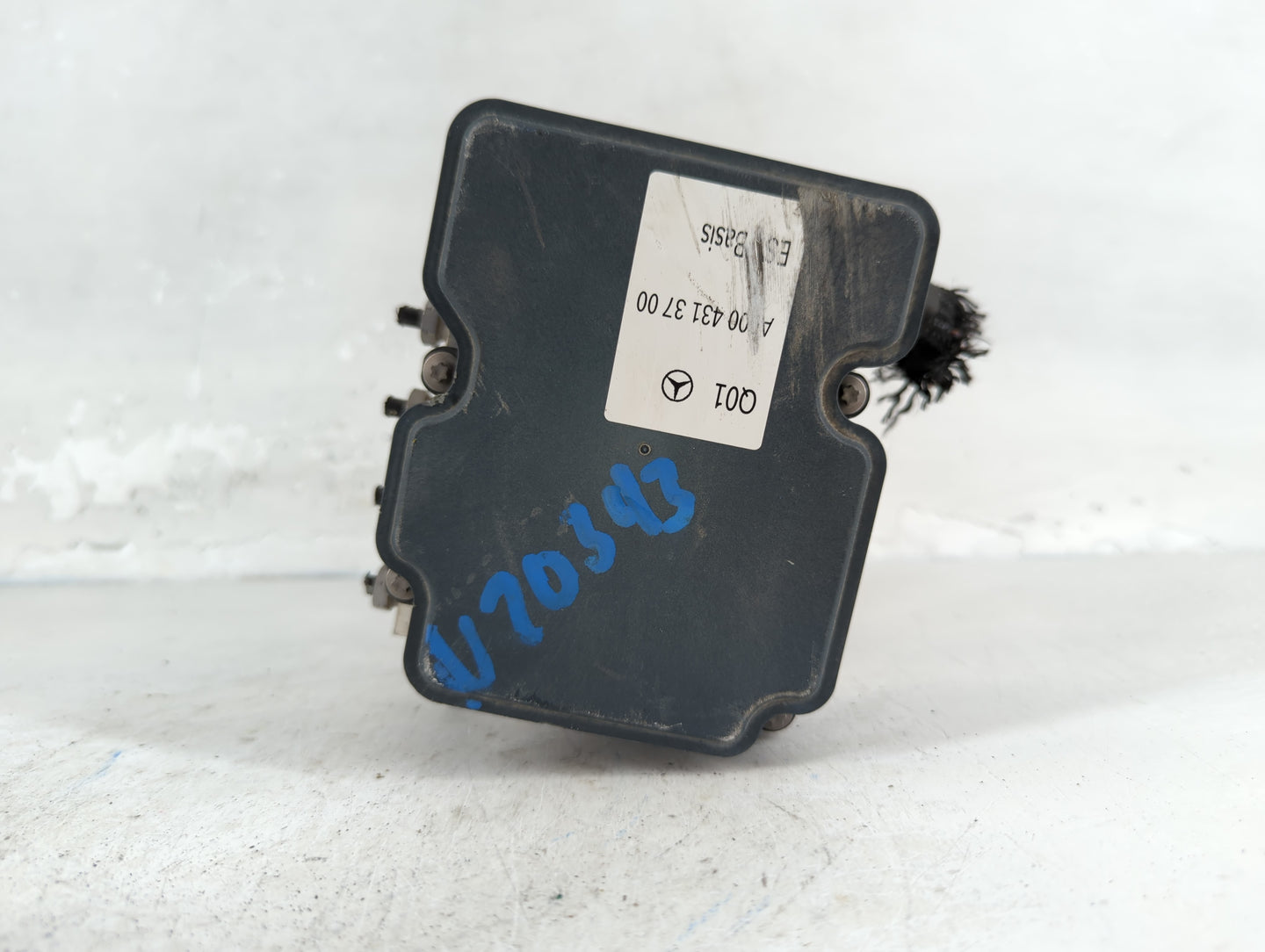 2014-2019 Mercedes-Benz Cla250 ABS Pump Control Module Replacement P/N:269 785 A000 431 37 00 Fits OEM Used Auto Parts - Oemusedautoparts1.com