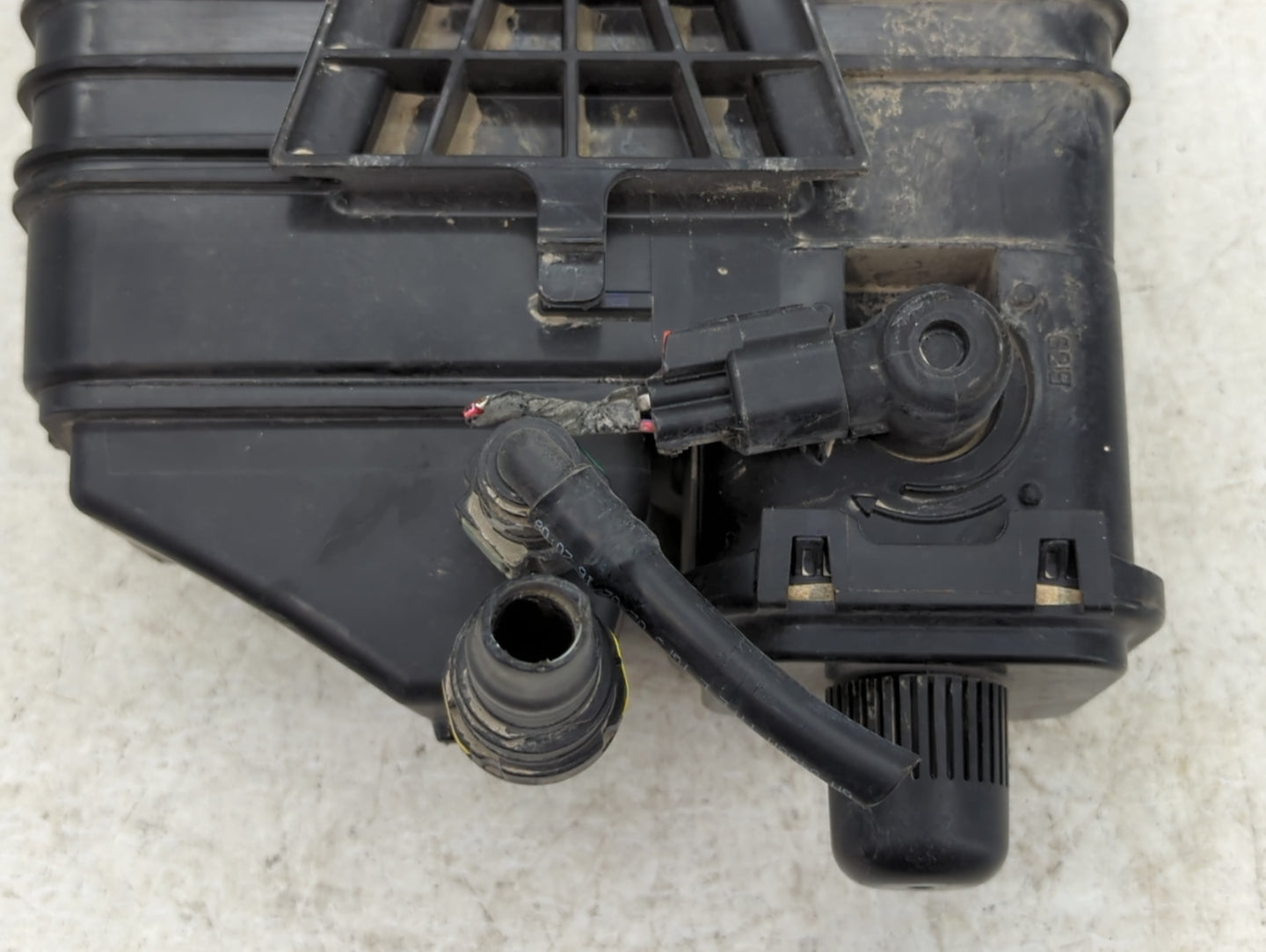 2017 Buick Regal Fuel Vapor Charcoal Canister - Oemusedautoparts1.com