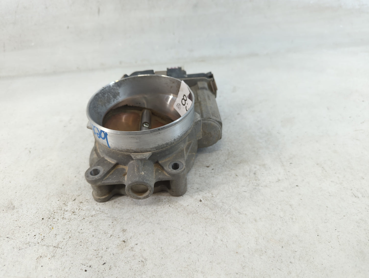 2015 Chevrolet Silverado 2500 Throttle Body P/N:RME87-3C Fits Fits 2009 2010 2011 2012 2013 2014 OEM Used Auto Parts - Oemusedautoparts1.com