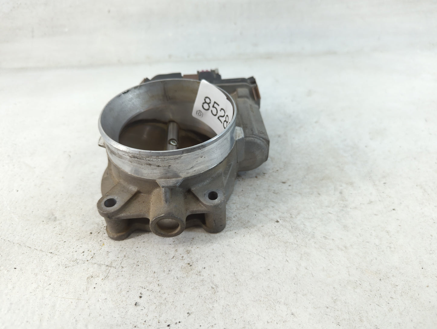 2009-2014 Cadillac Escalade Esv Throttle Body P/N:RME87-3B Fits Fits 2009 2010 2011 2012 2013 2014 2015 OEM Used Auto Parts - Oemusedautoparts1.com