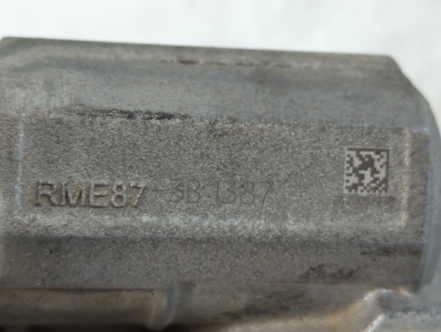 2009-2014 Cadillac Escalade Esv Throttle Body P/N:RME87-3B Fits Fits 2009 2010 2011 2012 2013 2014 2015 OEM Used Auto Parts - Oemusedautoparts1.com