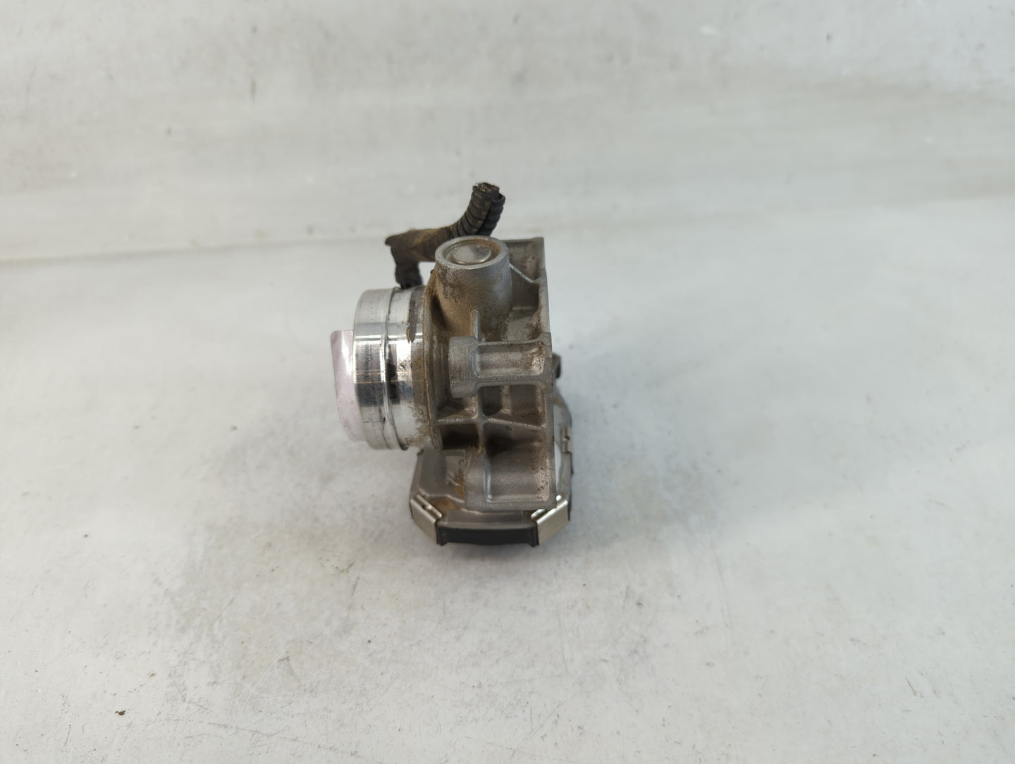 2016-2021 Buick Encore Throttle Body P/N:12671379AA Fits Fits 2016 2017 2018 2019 2020 2021 2022 OEM Used Auto Parts - Oemusedautoparts1.com