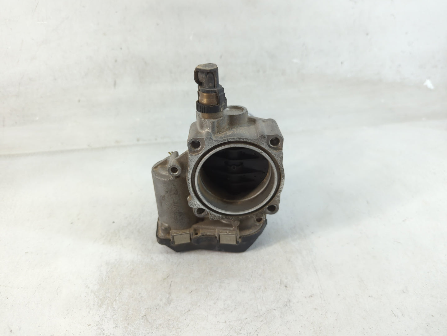2012-2016 Bmw 328i Throttle Body Fits Fits 2012 2013 2014 2015 2016 2017 2018 OEM Used Auto Parts - Oemusedautoparts1.com