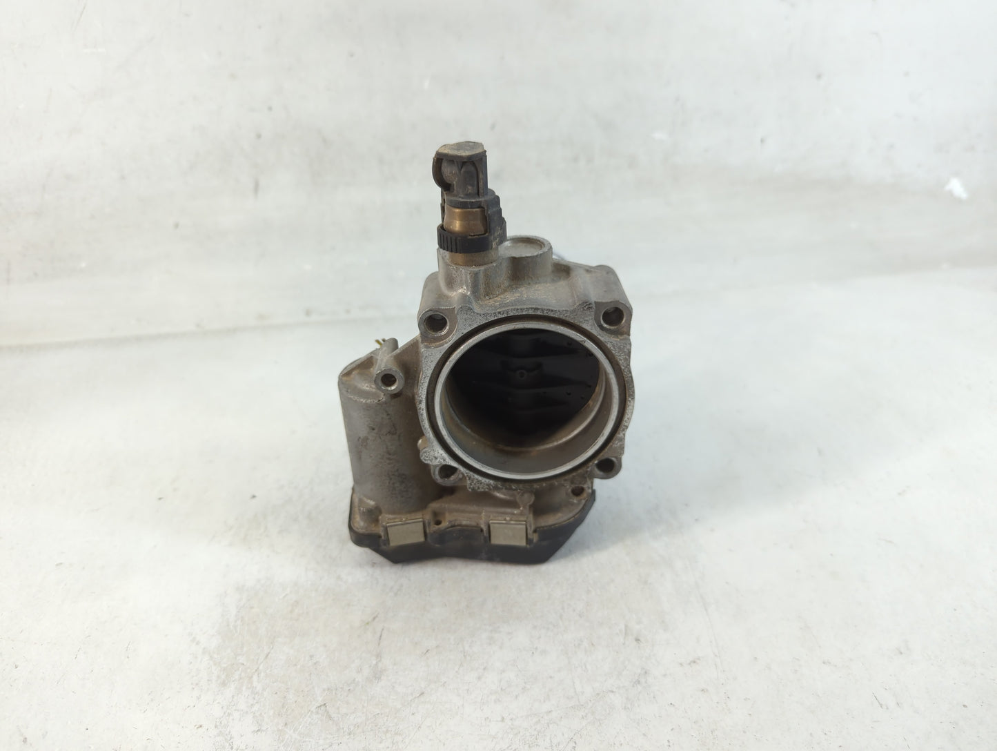 2012-2016 Bmw 328i Throttle Body Fits Fits 2012 2013 2014 2015 2016 2017 2018 OEM Used Auto Parts - Oemusedautoparts1.com