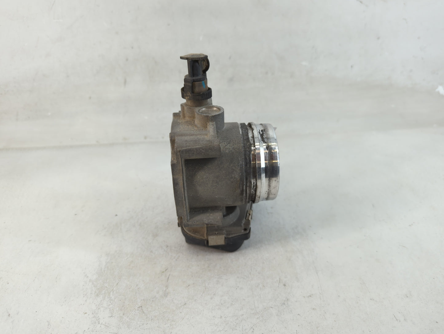 2012-2016 Bmw 328i Throttle Body Fits Fits 2012 2013 2014 2015 2016 2017 2018 OEM Used Auto Parts - Oemusedautoparts1.com