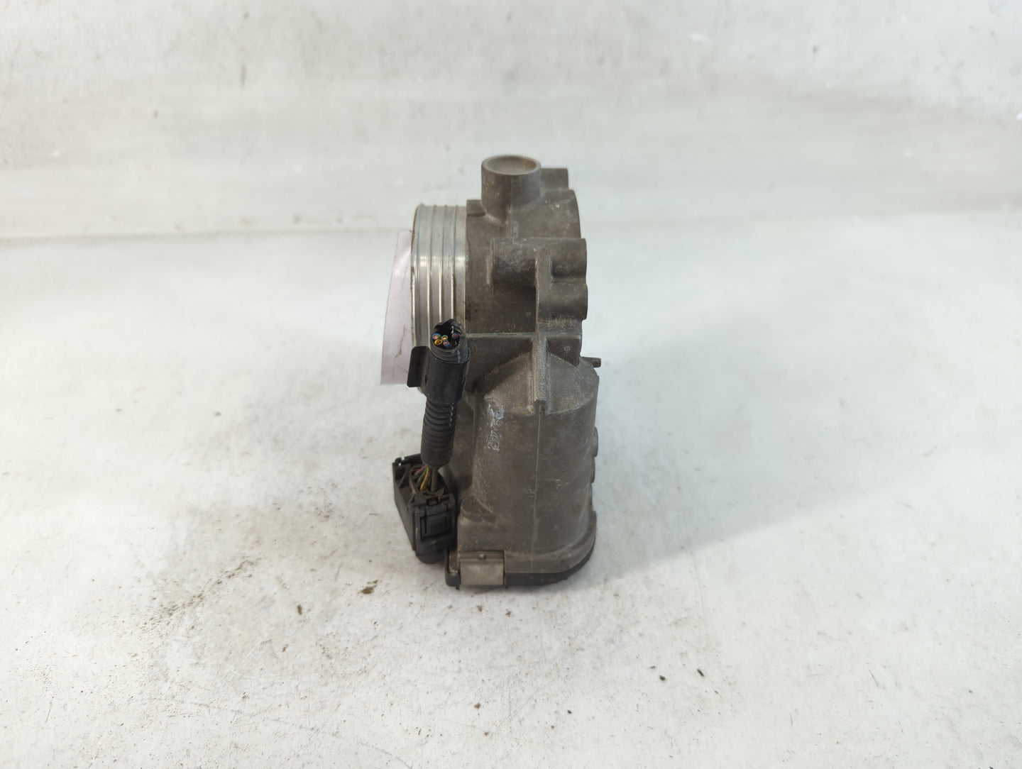 2012 Volvo S60 Throttle Body P/N:30711552 Fits Fits 2004 2005 2006 2007 2008 2009 2010 2011 2013 OEM Used Auto Parts - Oemusedautoparts1.com