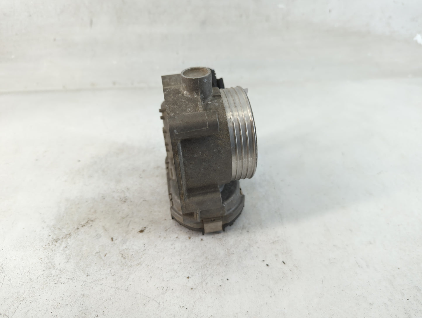 2012 Volvo S60 Throttle Body P/N:30711552 Fits Fits 2004 2005 2006 2007 2008 2009 2010 2011 2013 OEM Used Auto Parts - Oemusedautoparts1.com