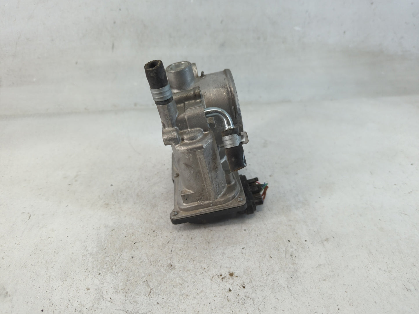 2013-2019 Subaru Legacy Throttle Body P/N:1440 01U25 16112AA38A Fits Fits 2013 2014 2015 2016 2017 2018 2019 OEM Used Auto Parts - Oemusedautoparts1.com