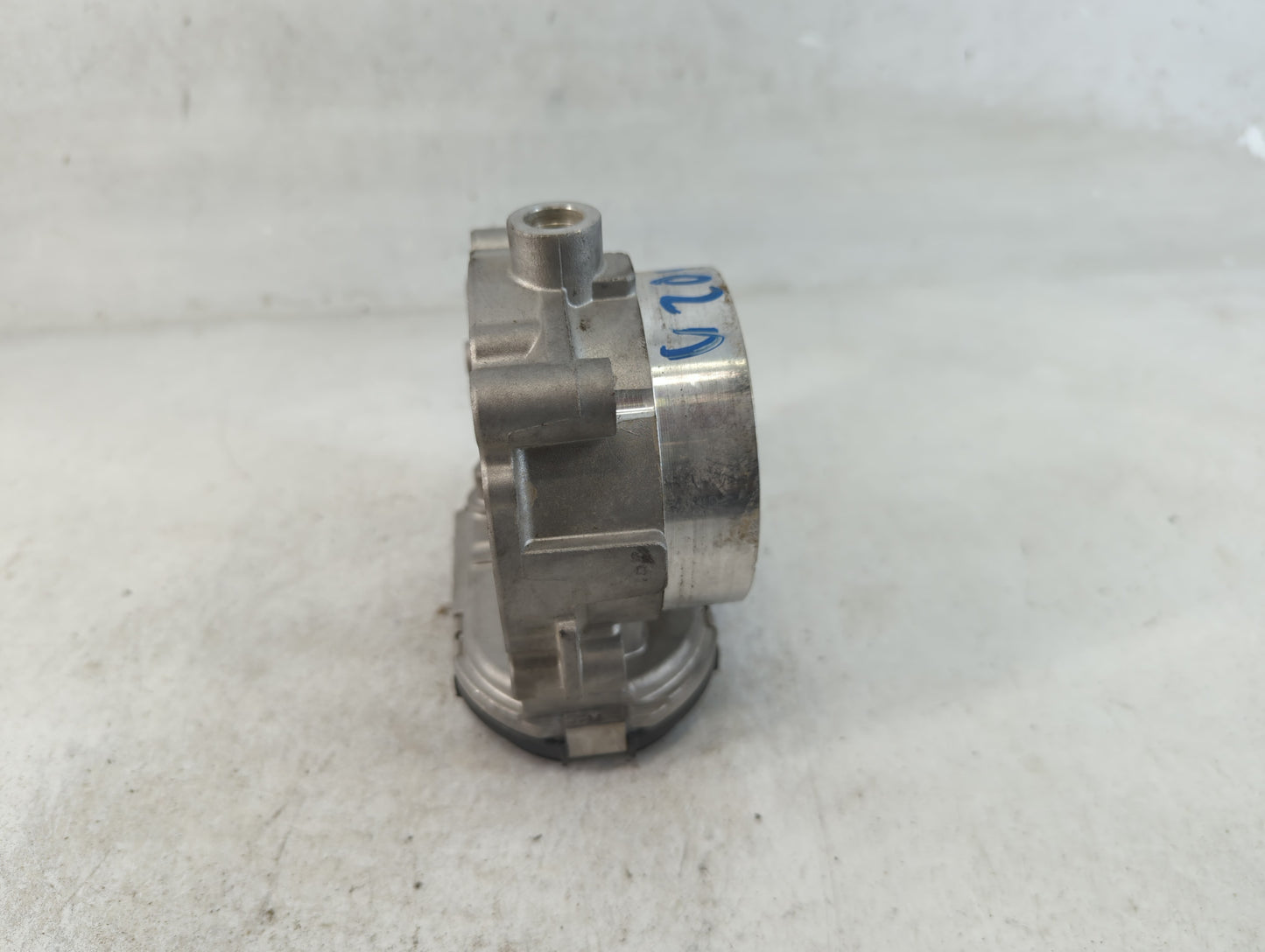 2011-2022 Dodge Durango Throttle Body P/N:05184349AC Fits Fits 2011 2012 2013 2014 2015 2016 2017 2018 2019 2020 2021 2022 OEM Used Auto Parts - Oemusedautoparts1.com