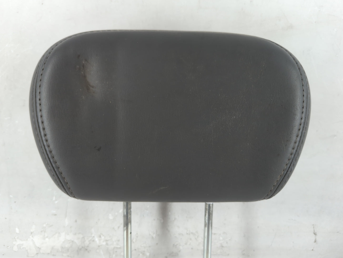 2010 Volkswagen Routan Headrest Head Rest Rear Seat Fits OEM Used Auto Parts - Oemusedautoparts1.com