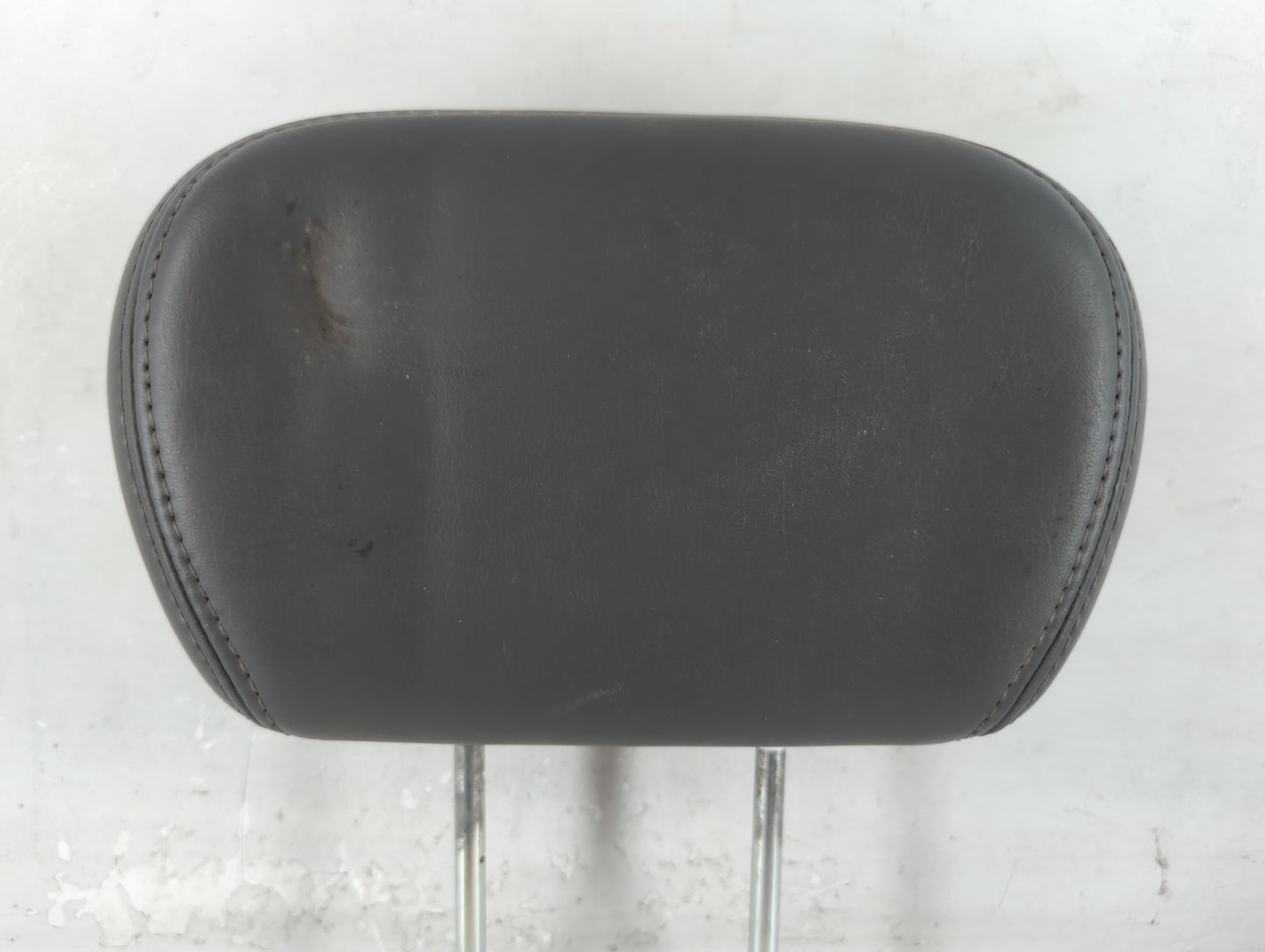 2010 Volkswagen Routan Headrest Head Rest Rear Seat Fits OEM Used Auto Parts - Oemusedautoparts1.com
