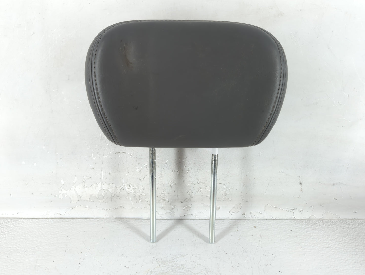 2010 Volkswagen Routan Headrest Head Rest Rear Seat Fits OEM Used Auto Parts - Oemusedautoparts1.com