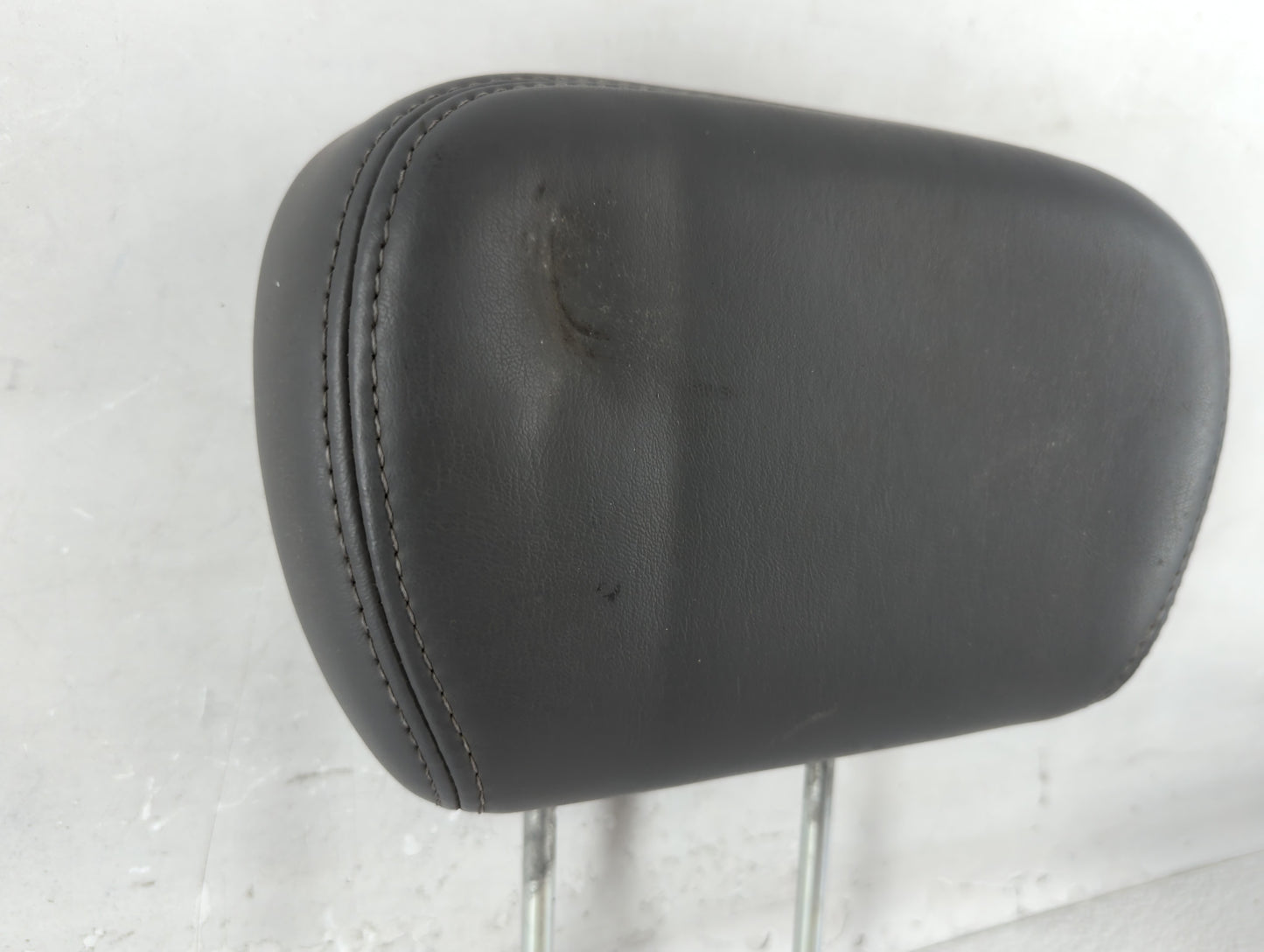 2010 Volkswagen Routan Headrest Head Rest Rear Seat Fits OEM Used Auto Parts - Oemusedautoparts1.com