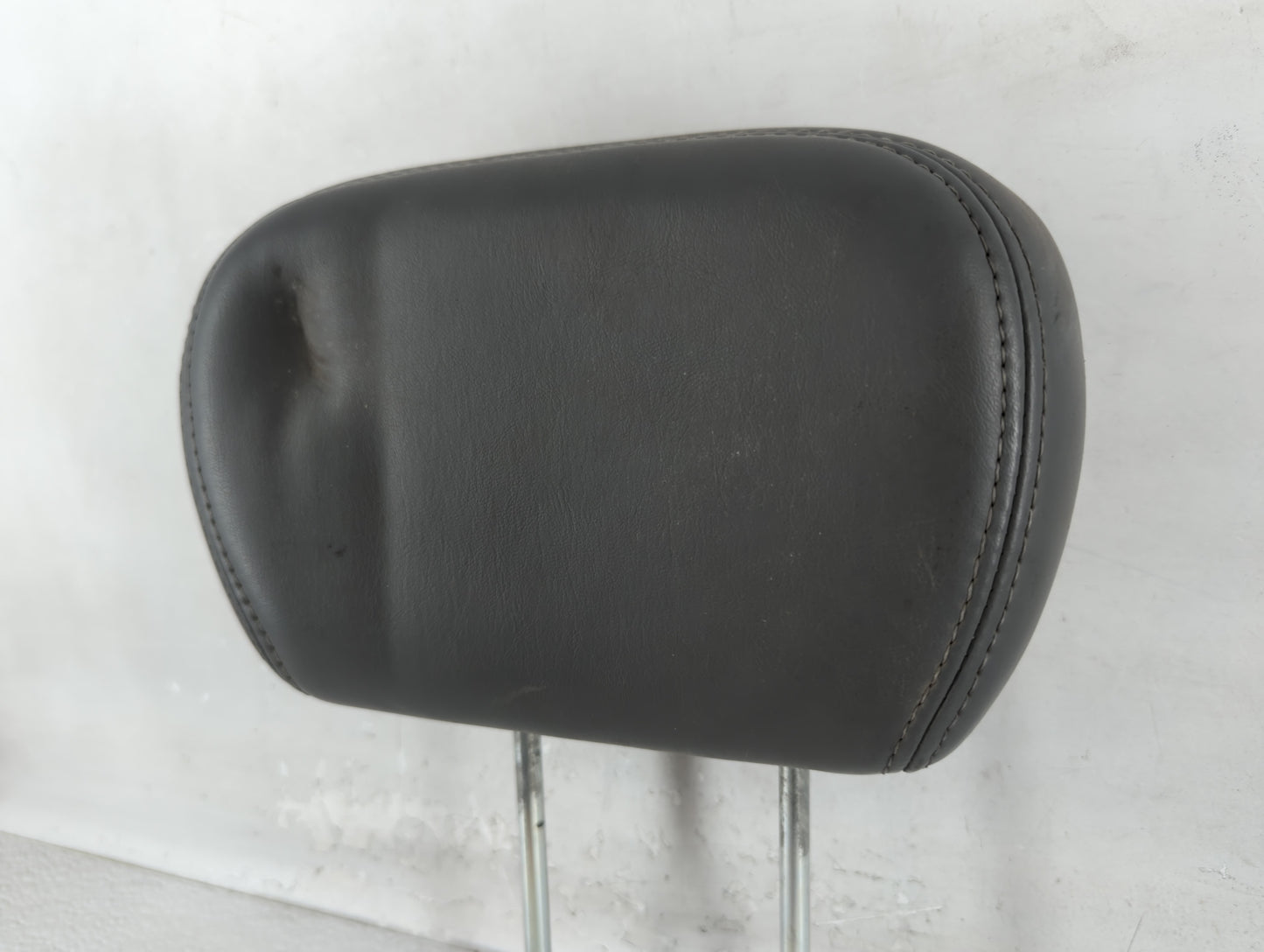 2010 Volkswagen Routan Headrest Head Rest Rear Seat Fits OEM Used Auto Parts - Oemusedautoparts1.com