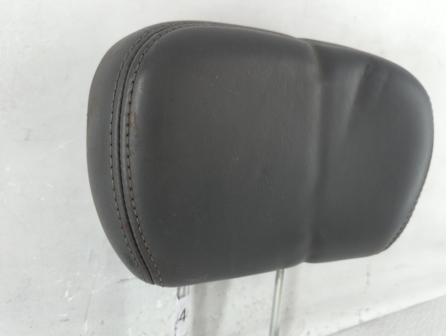 2010 Volkswagen Routan Headrest Head Rest Rear Center Seat Fits OEM Used Auto Parts - Oemusedautoparts1.com