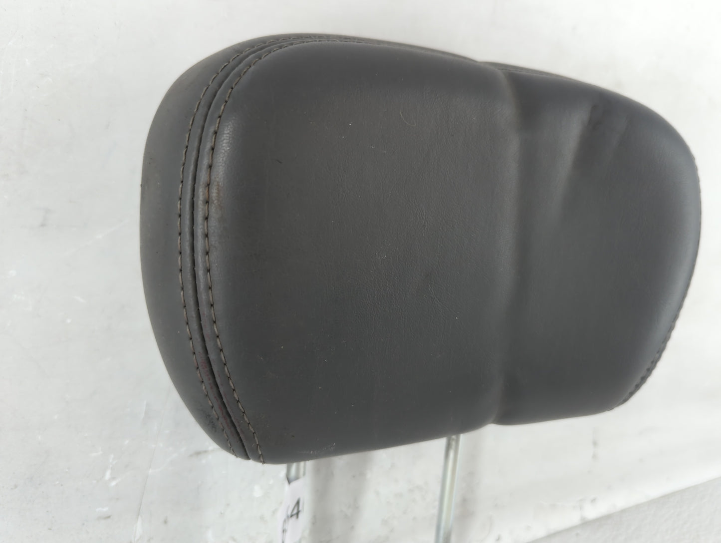 2010 Volkswagen Routan Headrest Head Rest Rear Center Seat Fits OEM Used Auto Parts - Oemusedautoparts1.com