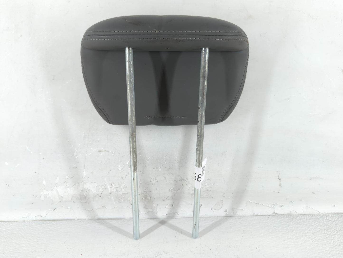 2010 Volkswagen Routan Headrest Head Rest Rear Center Seat Fits OEM Used Auto Parts - Oemusedautoparts1.com