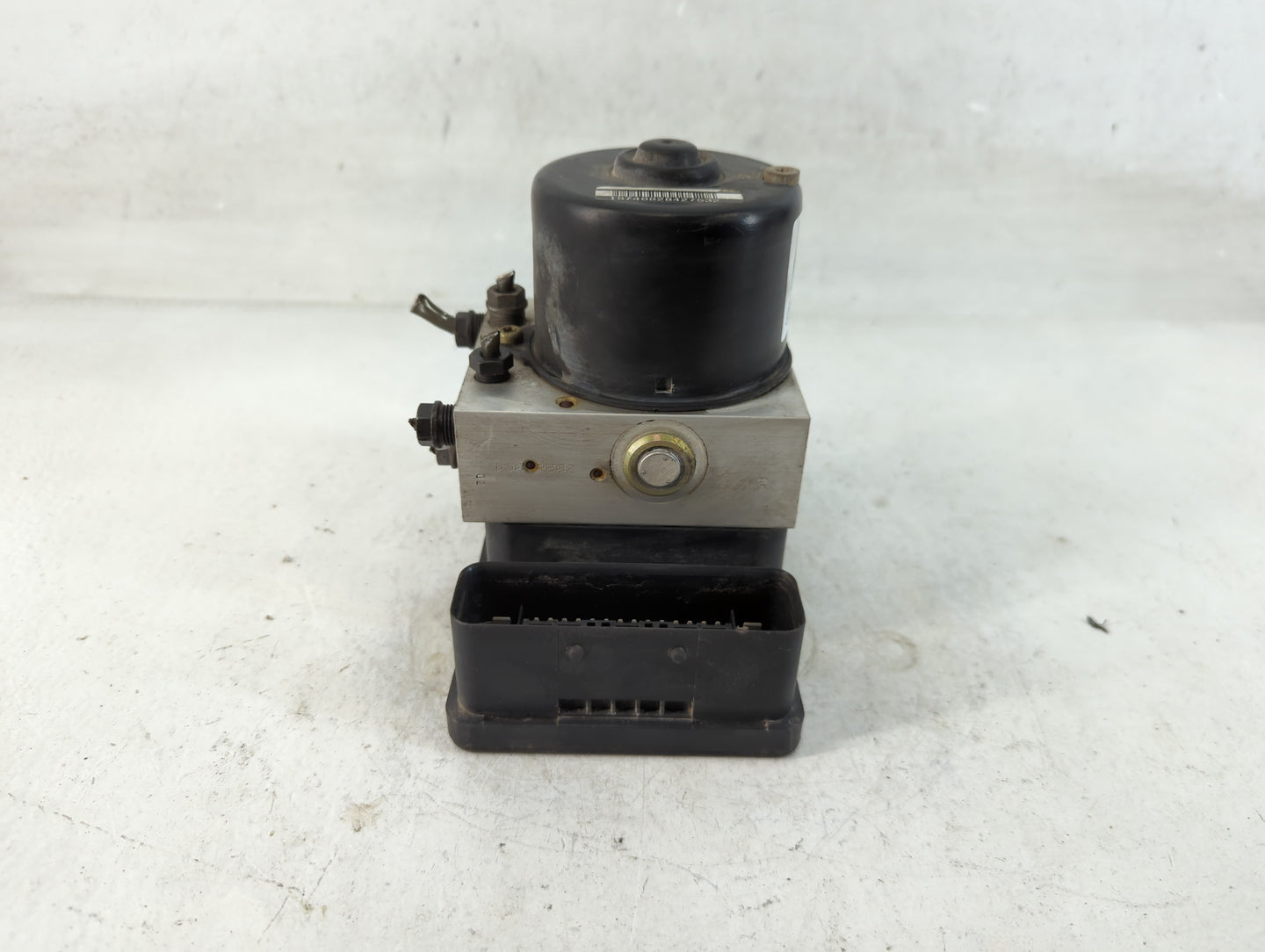 2004 Mini Cooper ABS Pump Control Module Replacement P/N:6 765 286 Fits OEM Used Auto Parts - Oemusedautoparts1.com