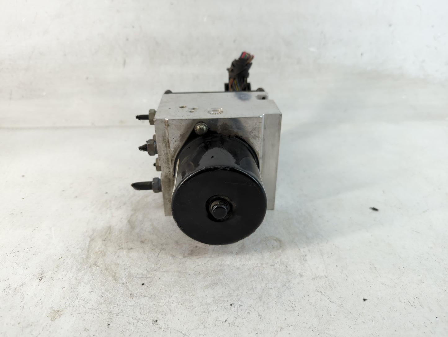 2012 Chevrolet Malibu ABS Pump Control Module Replacement P/N:22800233 Fits OEM Used Auto Parts - Oemusedautoparts1.com