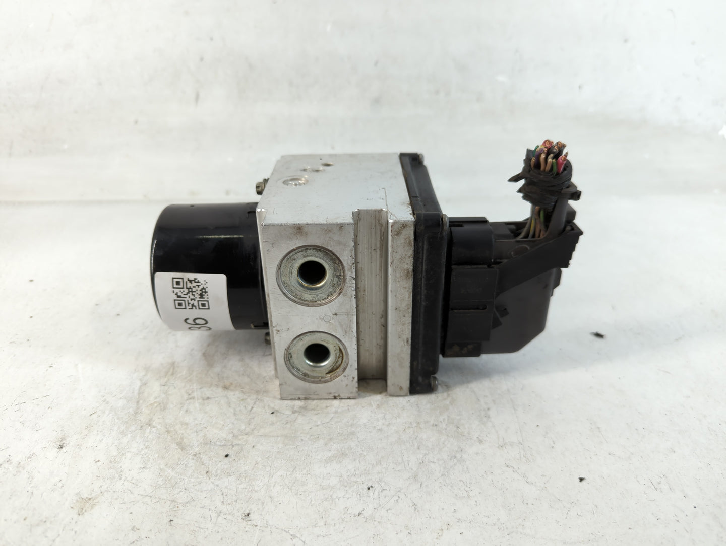 2012 Chevrolet Malibu ABS Pump Control Module Replacement P/N:22800233 Fits OEM Used Auto Parts - Oemusedautoparts1.com