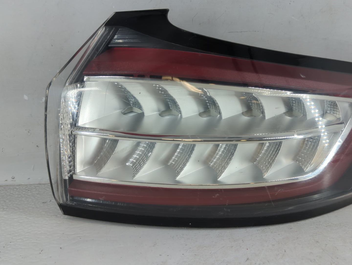 2015-2018 Ford Edge Tail Light Assembly Passenger Right OEM P/N:HT4B 13404 B Fits Fits 2015 2016 2017 2018 OEM Used Auto Parts - Oemusedautoparts1.com