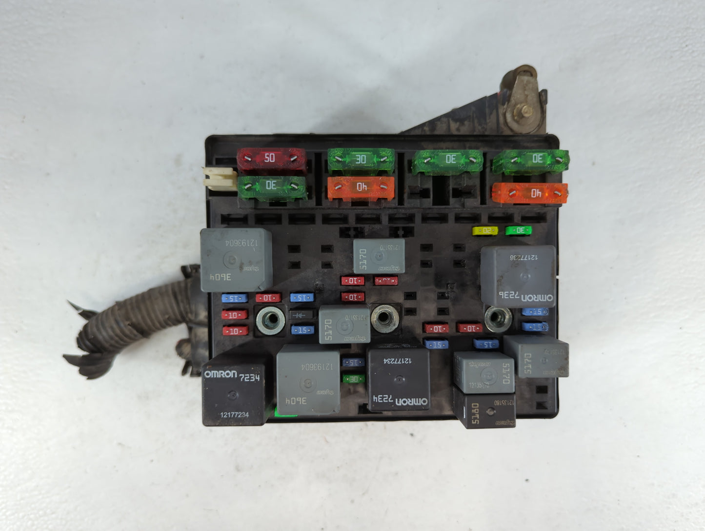 2001-2002 Pontiac Grand Am Fusebox Fuse Box Panel Relay Module P/N:22686944 Fits Fits 2001 2002 OEM Used Auto Parts - Oemusedautoparts1.com