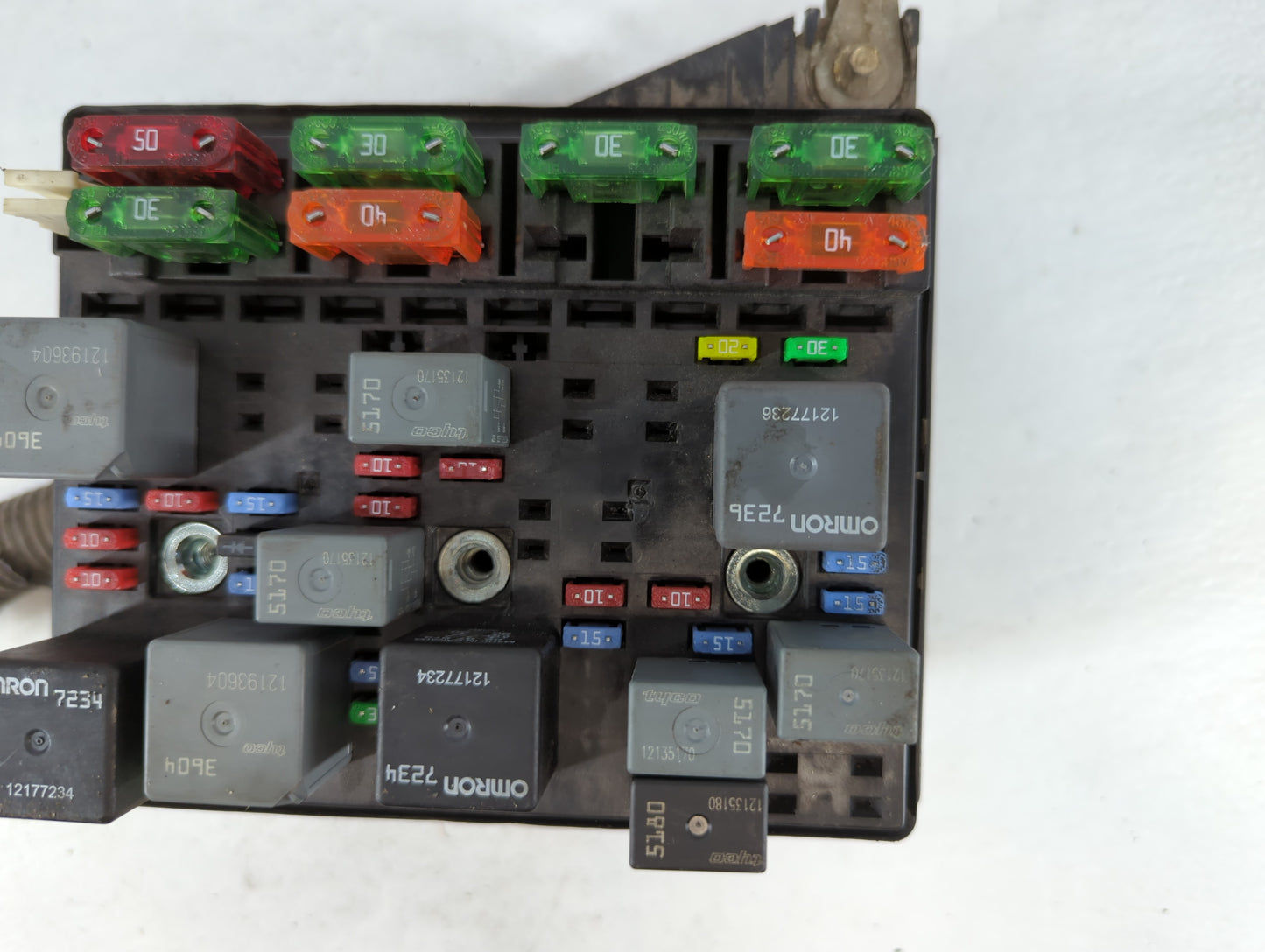 2001-2002 Pontiac Grand Am Fusebox Fuse Box Panel Relay Module P/N:22686944 Fits Fits 2001 2002 OEM Used Auto Parts - Oemusedautoparts1.com