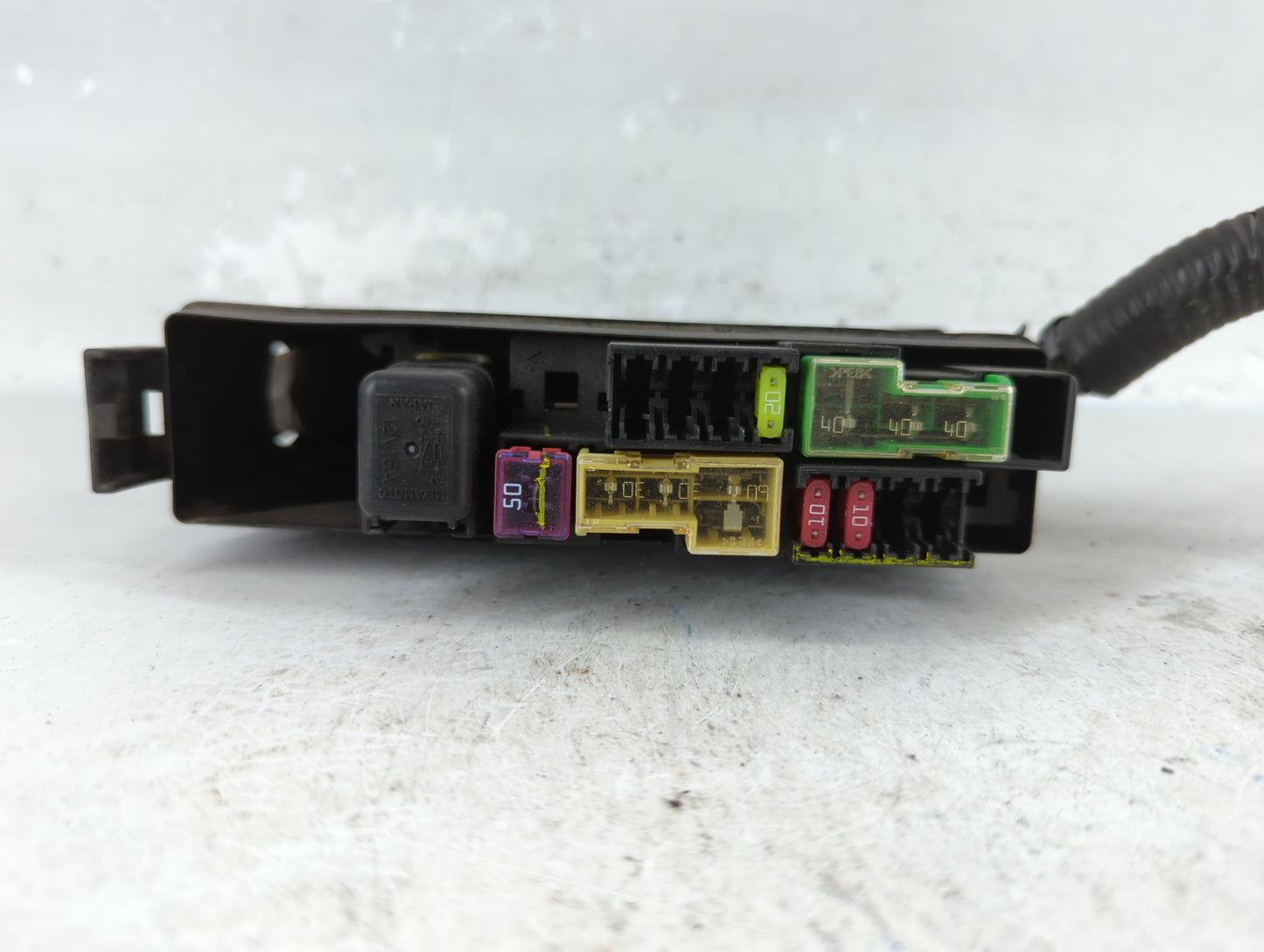 2007-2012 Nissan Versa Fusebox Fuse Box Panel Relay Module P/N:7154-5226 7254-5226 Fits Fits 2007 2008 2009 2010 2011 2012 OEM Used Auto Parts - Oemusedautoparts1.com
