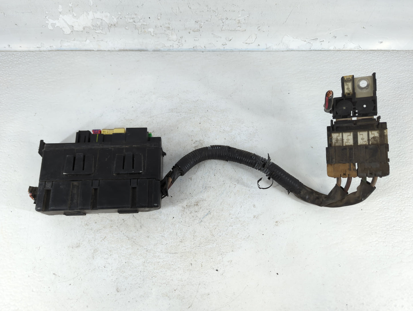 2007-2012 Nissan Versa Fusebox Fuse Box Panel Relay Module P/N:7154-5226 7254-5226 Fits Fits 2007 2008 2009 2010 2011 2012 OEM Used Auto Parts - Oemusedautoparts1.com