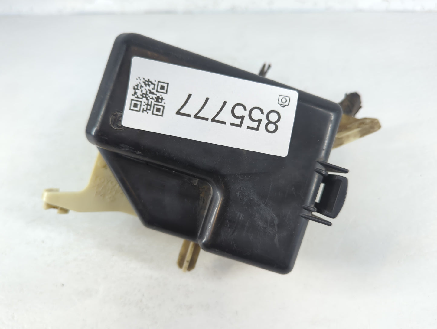 2004-2006 Scion Xa Fusebox Fuse Box Panel Relay Module Fits Fits 2004 2005 2006 OEM Used Auto Parts - Oemusedautoparts1.com