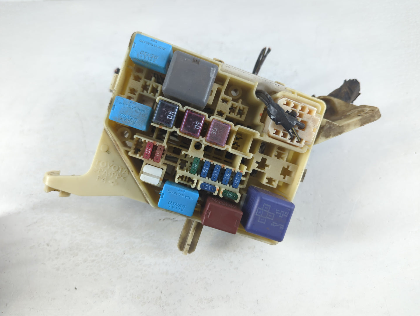 2004-2006 Scion Xa Fusebox Fuse Box Panel Relay Module Fits Fits 2004 2005 2006 OEM Used Auto Parts - Oemusedautoparts1.com