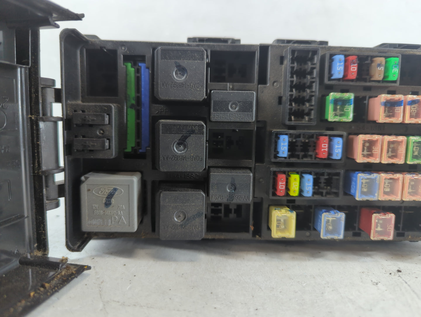 2005-2007 Mercury Montego Fusebox Fuse Box Panel Relay Module P/N:7154-3176 Fits Fits 2005 2006 2007 OEM Used Auto Parts - Oemusedautoparts1.com