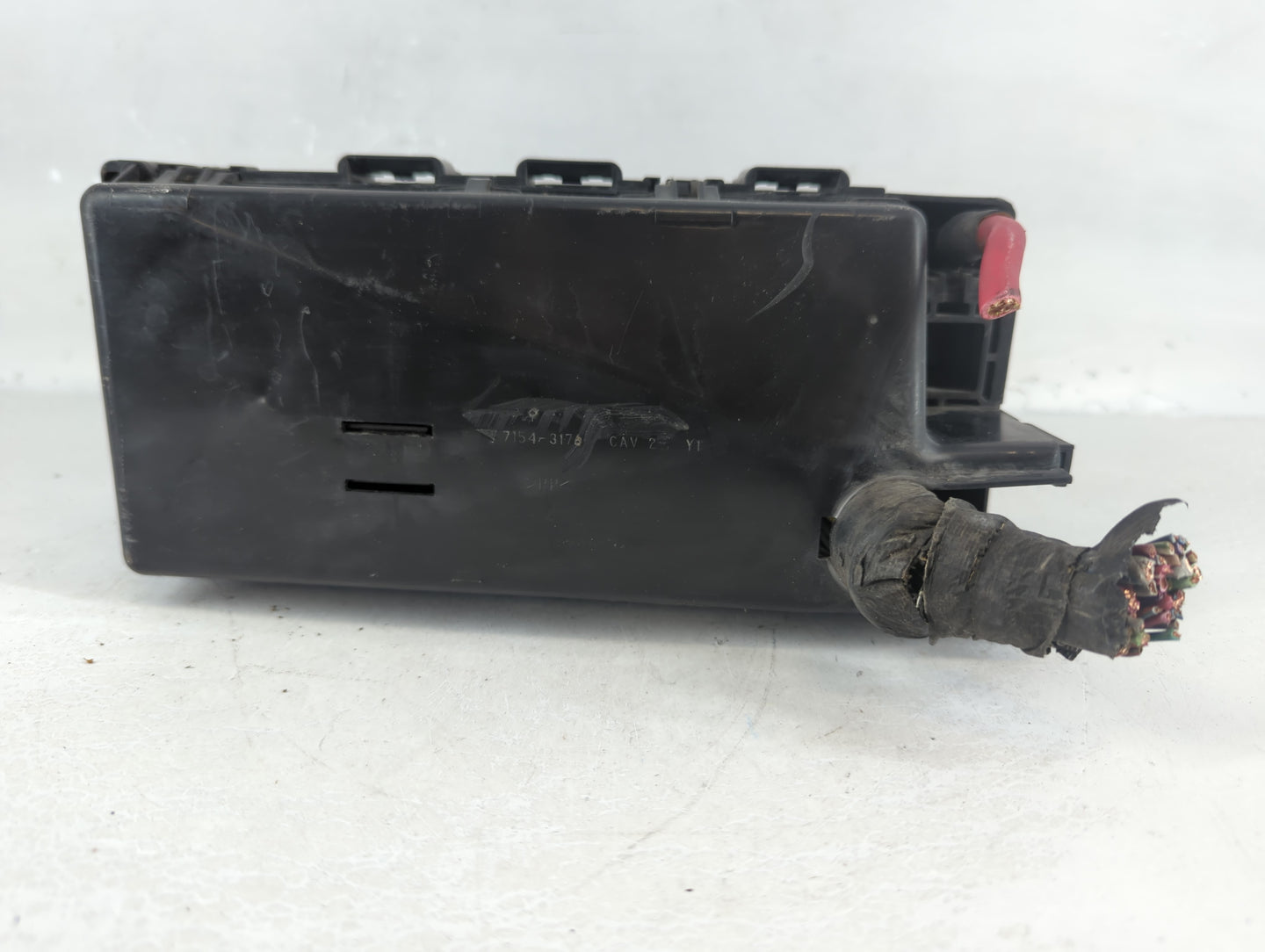 2005-2007 Mercury Montego Fusebox Fuse Box Panel Relay Module P/N:7154-3176 Fits Fits 2005 2006 2007 OEM Used Auto Parts - Oemusedautoparts1.com