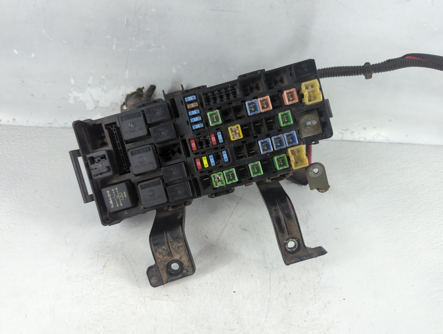 2006-2009 Ford Fusion Fusebox Fuse Box Panel Relay Module P/N:PP-T10 54-7164-30 Fits Fits 2006 2007 2008 2009 OEM Used Auto Parts - Oemusedautoparts1.com