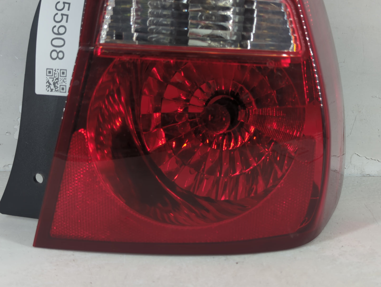 2011 Mitsubishi Endeavor Tail Light Assembly Passenger Right OEM P/N:6003TA0036 Fits OEM Used Auto Parts