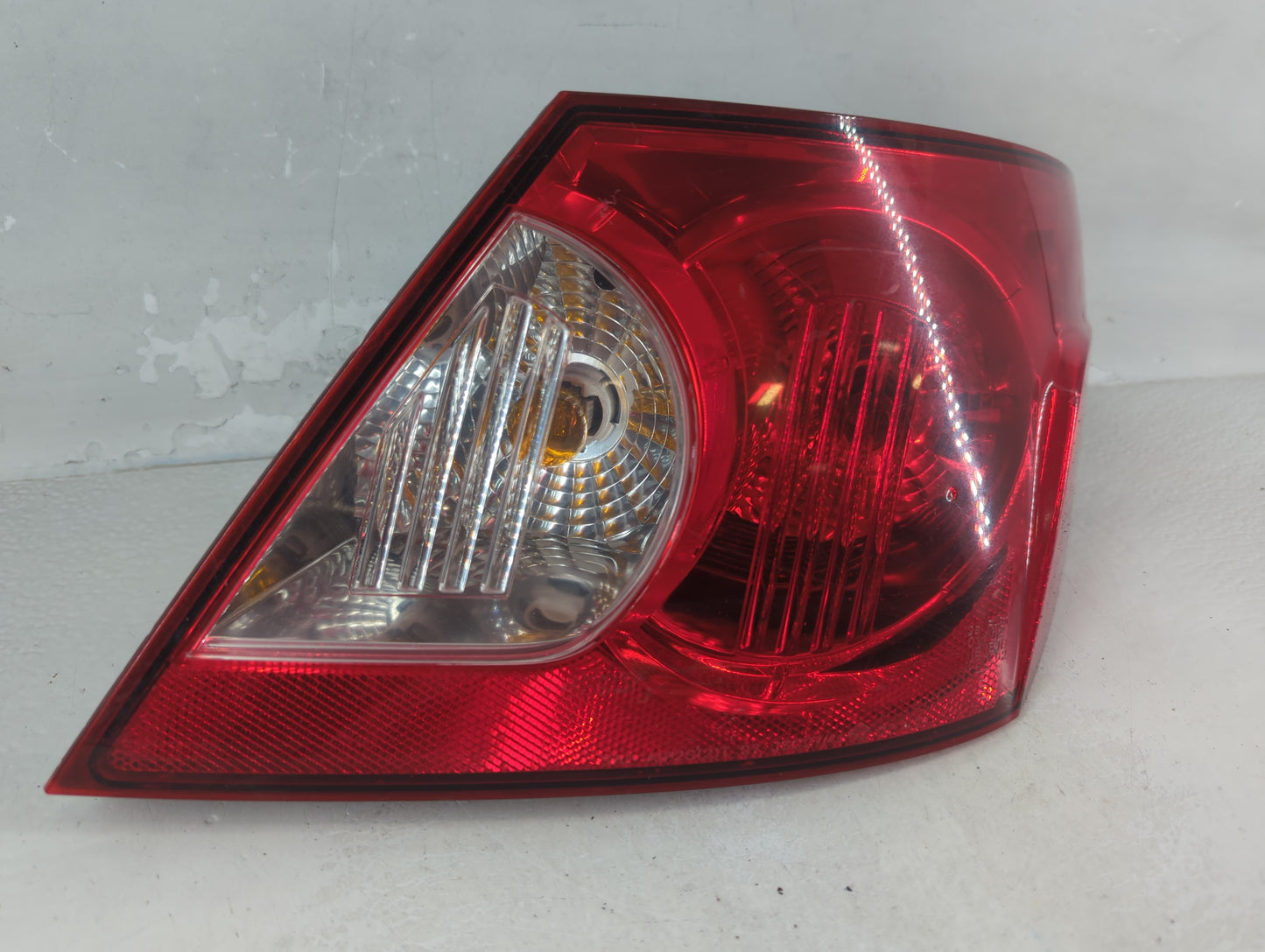 2007-2008 Chrysler Sebring Tail Light Assembly Driver Left OEM P/N:05303986AD Fits Fits 2007 2008 OEM Used Auto Parts - Oemusedautoparts1.com