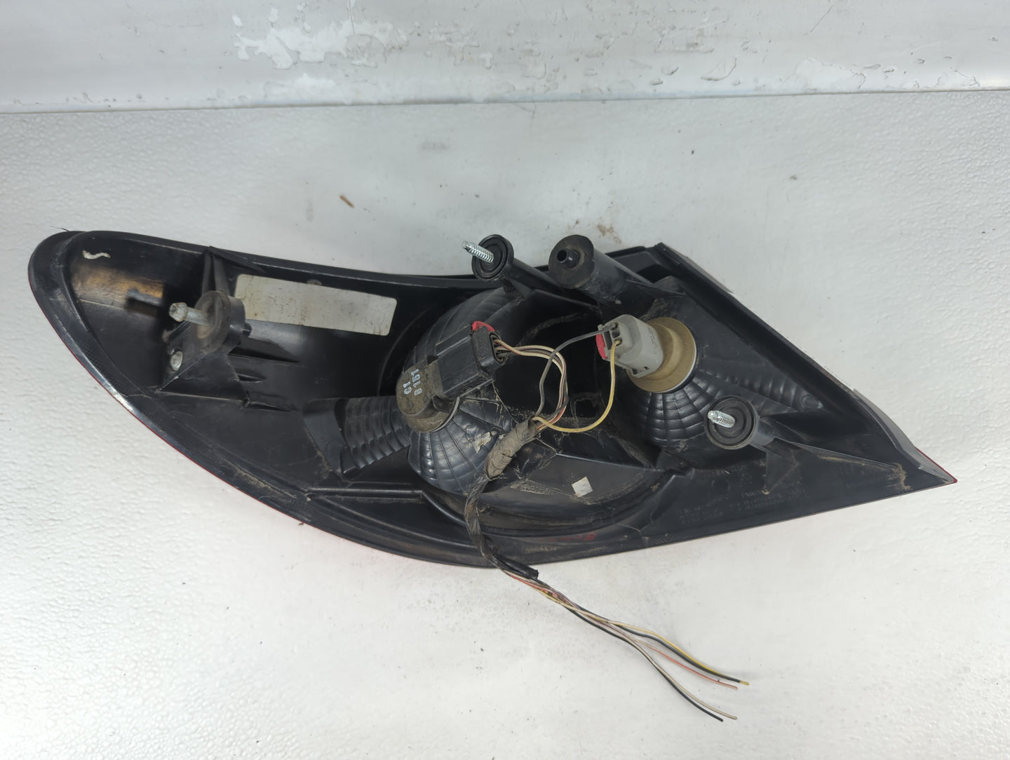 2007-2008 Chrysler Sebring Tail Light Assembly Driver Left OEM P/N:05303986AD Fits Fits 2007 2008 OEM Used Auto Parts - Oemusedautoparts1.com