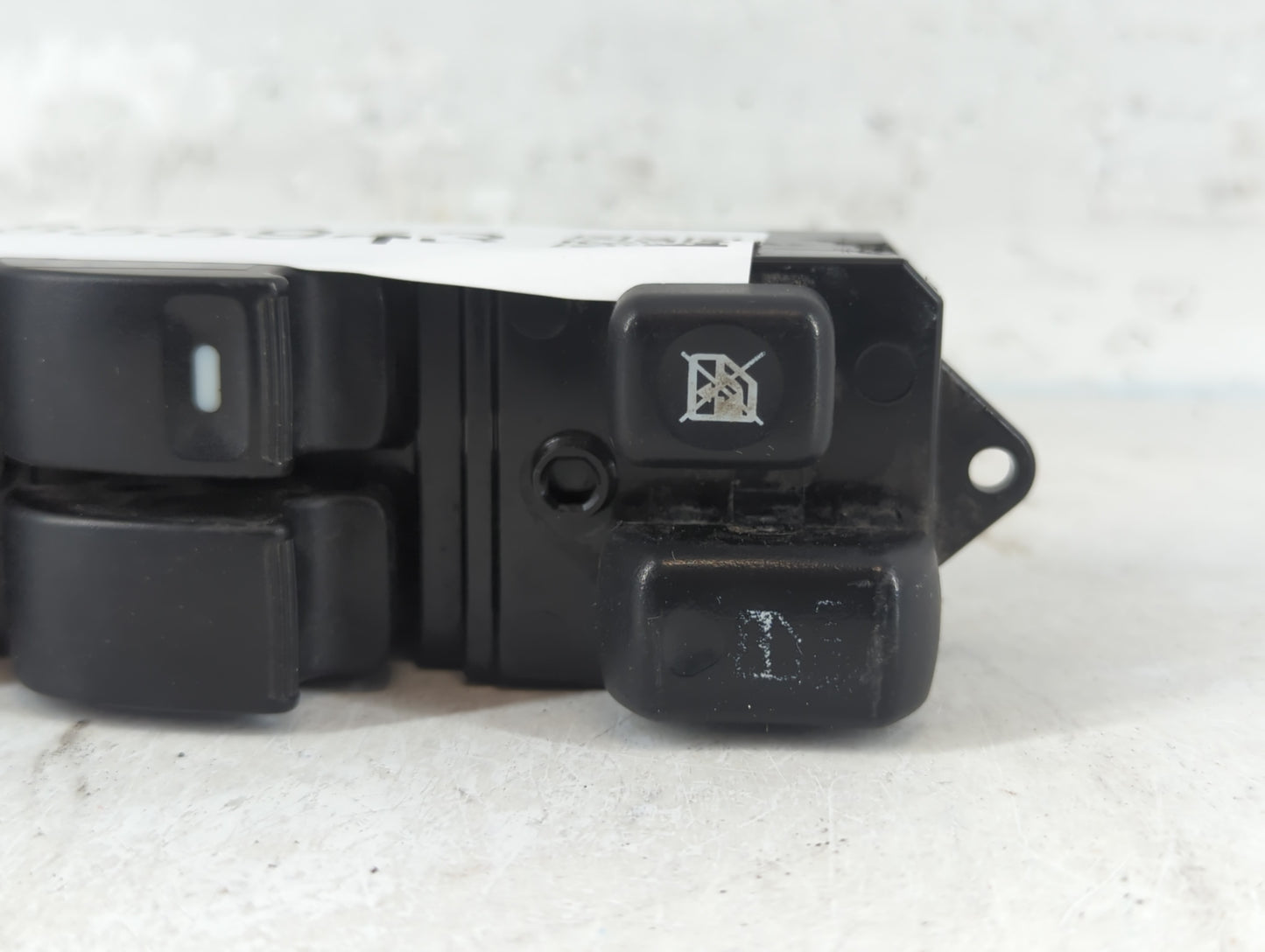 2007-2011 Mitsubishi Endeavor Master Power Window Switch Replacement Driver Side Left P/N:MR587943 Fits OEM Used Auto Parts - Oemusedautoparts1.com