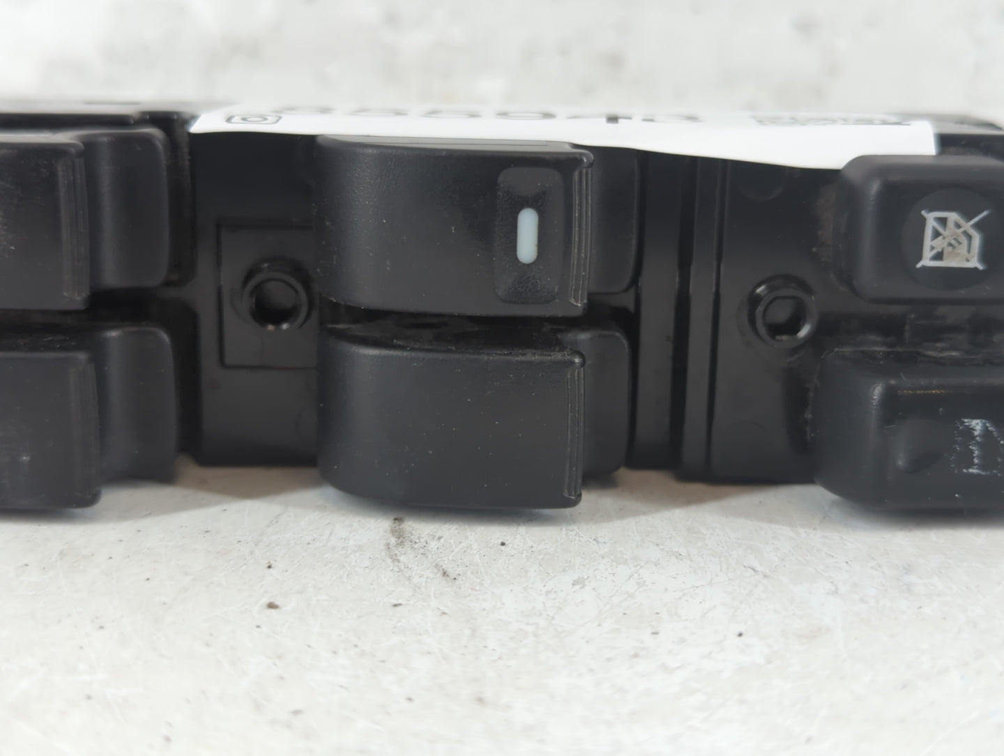 2007-2011 Mitsubishi Endeavor Master Power Window Switch Replacement Driver Side Left P/N:MR587943 Fits OEM Used Auto Parts - Oemusedautoparts1.com